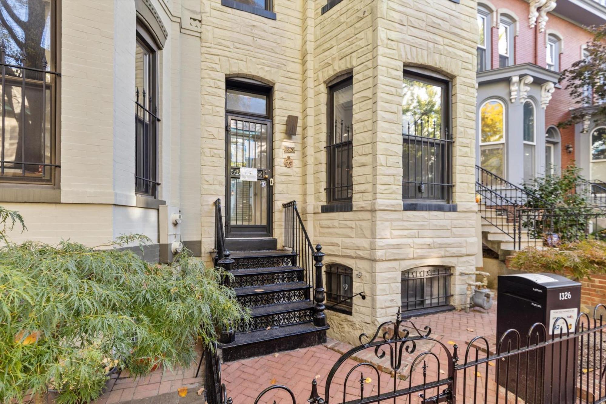 Spacious Nw Apt Steps To 14Th Street Corridor Washington Exterior foto